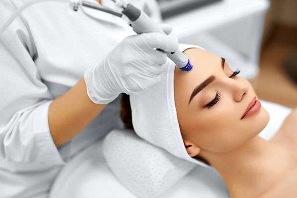 The girl is made at the renewal procedure