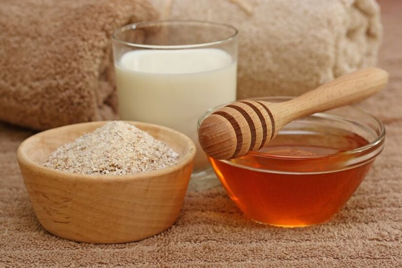 honey and oatmeal for a refreshing hand mask