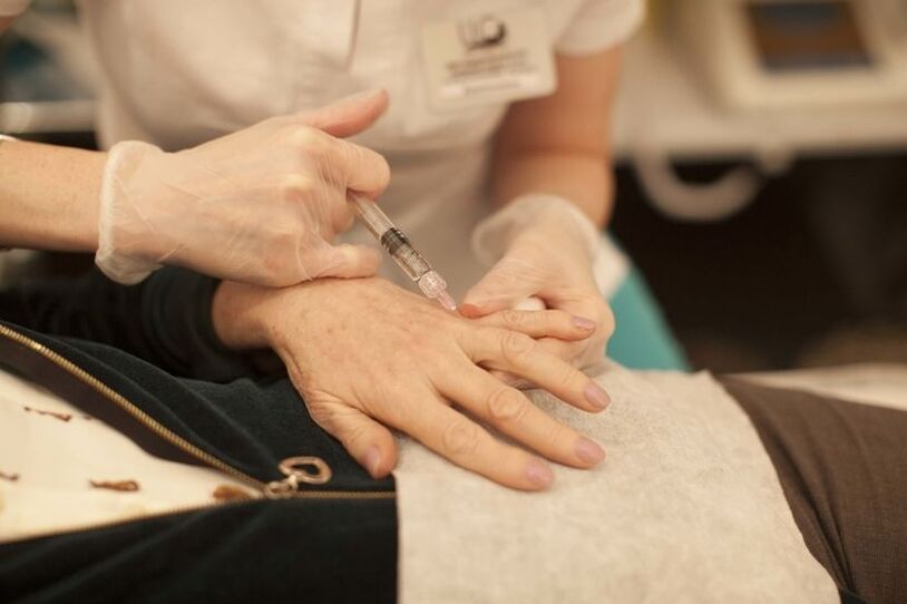 injection renewal on the skin of the hands